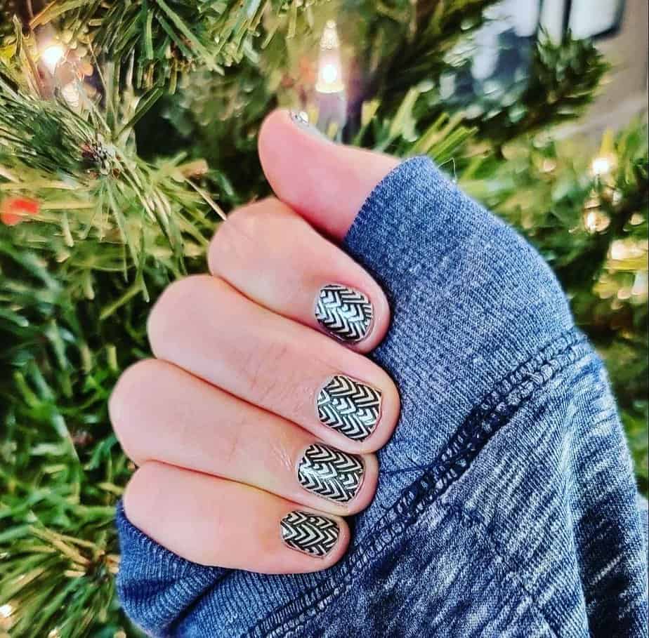 32 Gorgeous New Year's Nails for a Stylish Celebration