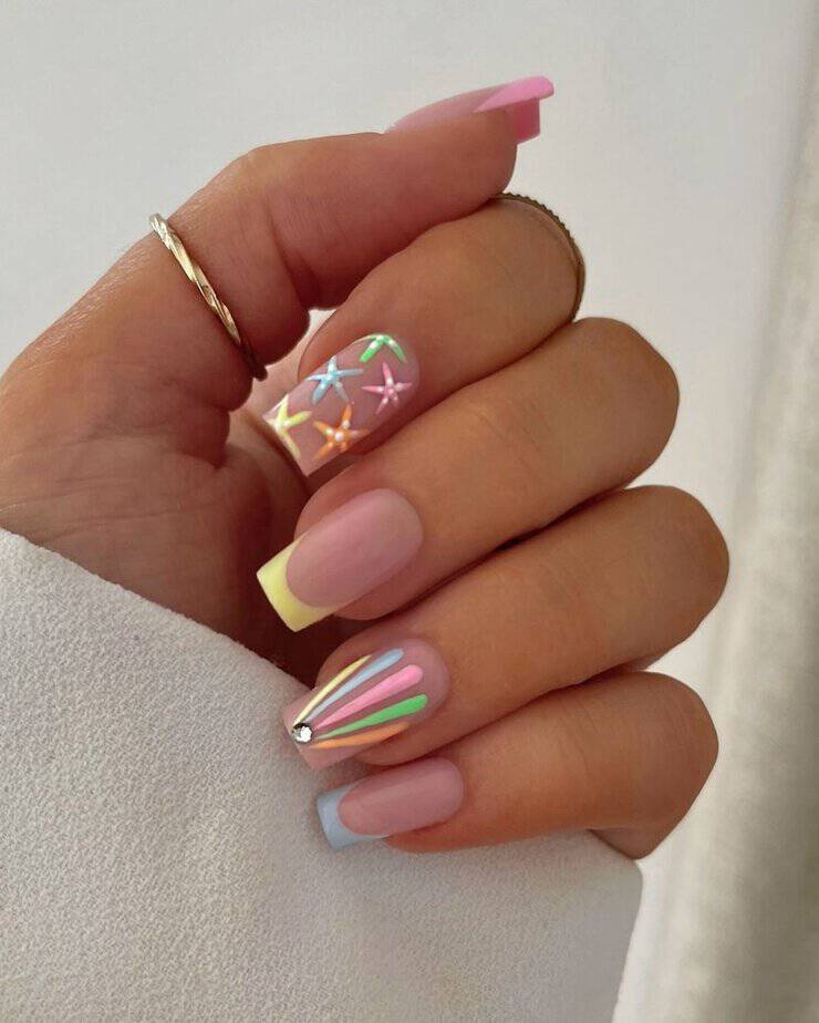 34 Creative Holiday Nails To Set The Mood And Spread Joy