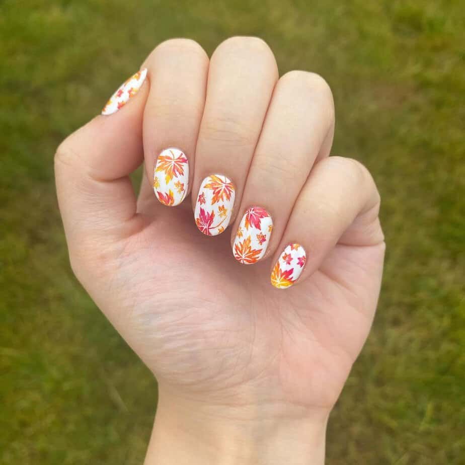 35 Unique Leaf Nails to Express Joy and Creativity