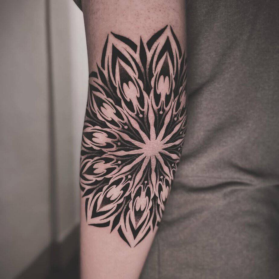 20 Creative Geometric Flower Tattoo Ideas That Will Wow You