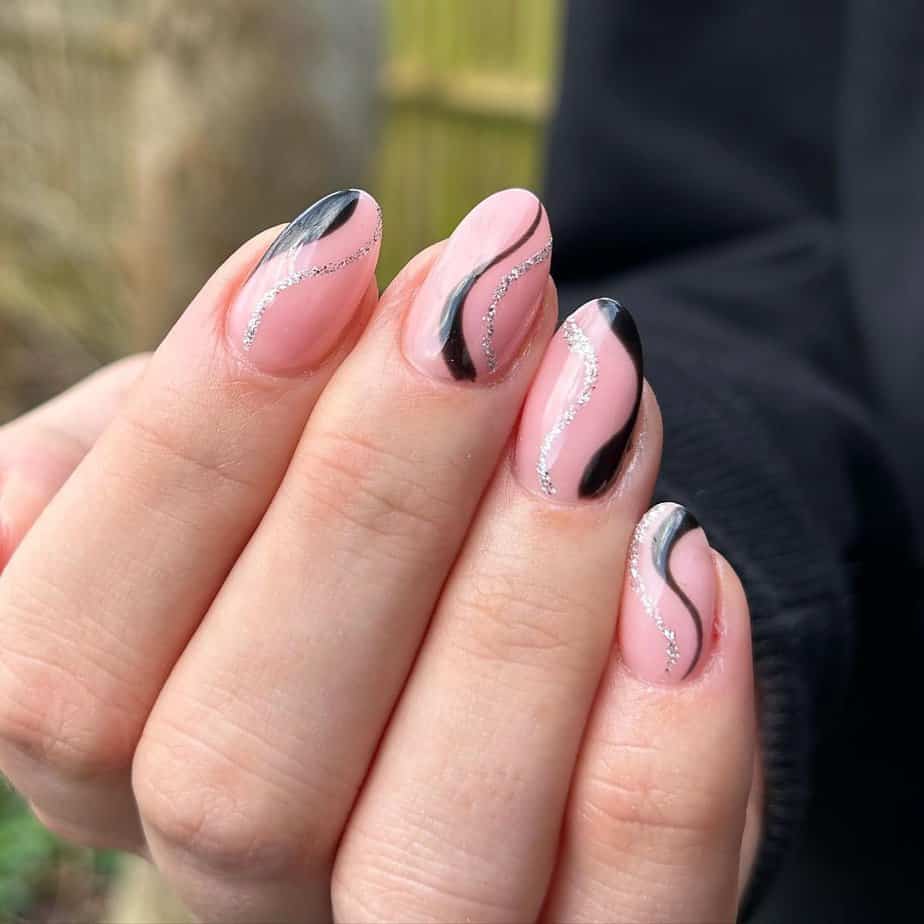 32 Gorgeous New Year's Nails for a Stylish Celebration