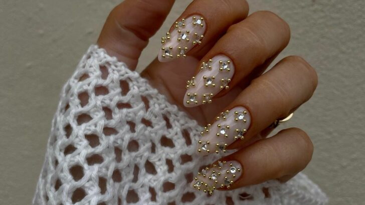 30 Fabulous Gem Nails That Will Steal The Spotlight