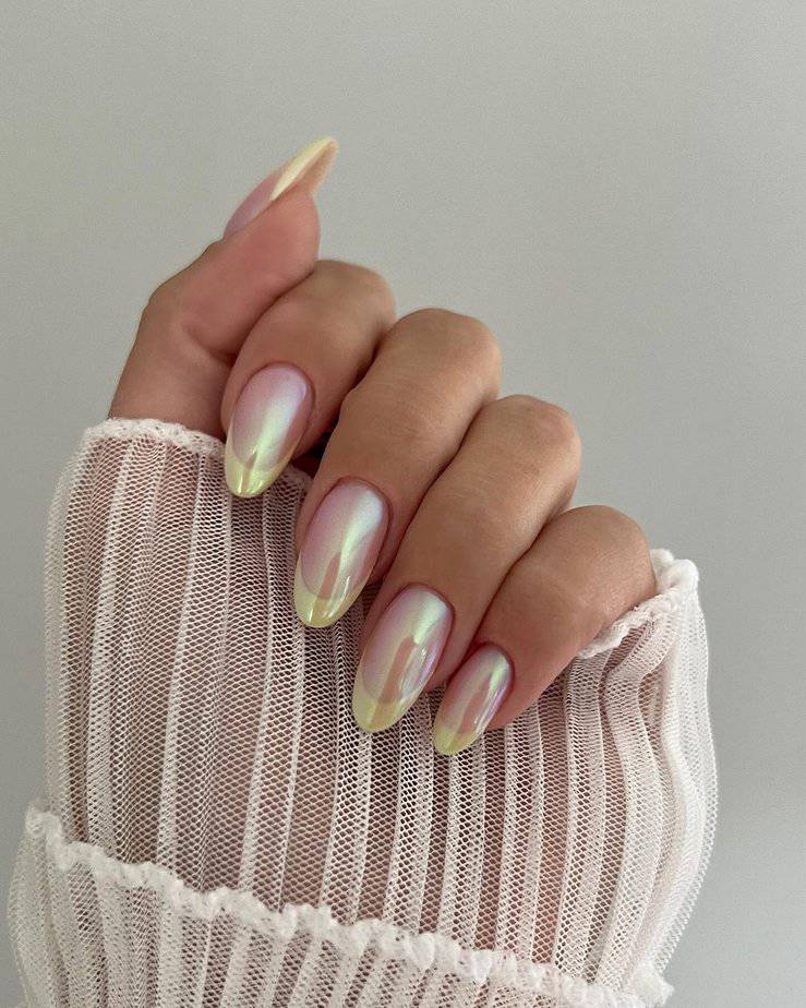 35 Captivating Medium-Length Nails That Will Draw All Eyes