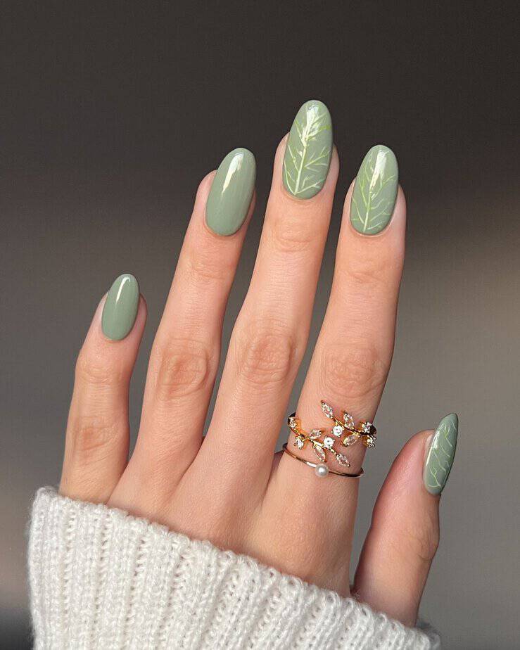 35 Gorgeous Graduation Nails To Make You Steal The Show