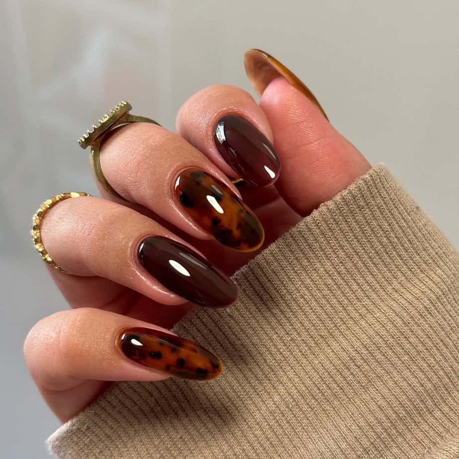 31 Gorgeous Burgundy Nails That You'll Go Crazy Over