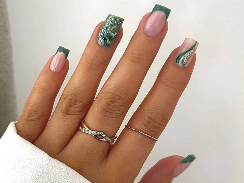 34 Creative Holiday Nails To Set The Mood And Spread Joy