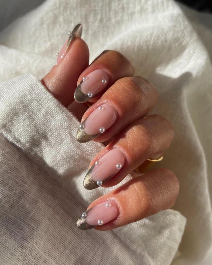 40 Mesmerizing Pearl Nails That Will Get You Out Your Shell