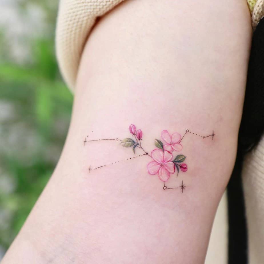 19 Unique Apple Blossom Tattoos For A Cute Appearance