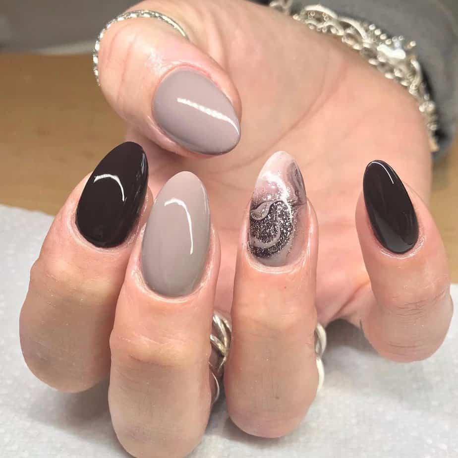 27 Graceful Taupe Nails To Flaunt Throughout the Year