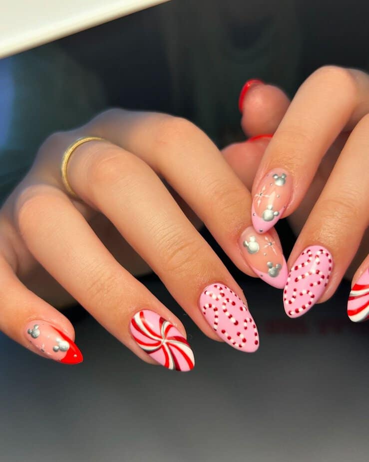 30 Festive Christmas Nails To Get You On The Nice List