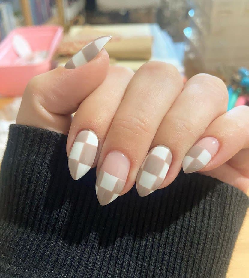 27 Graceful Taupe Nails To Flaunt Throughout the Year