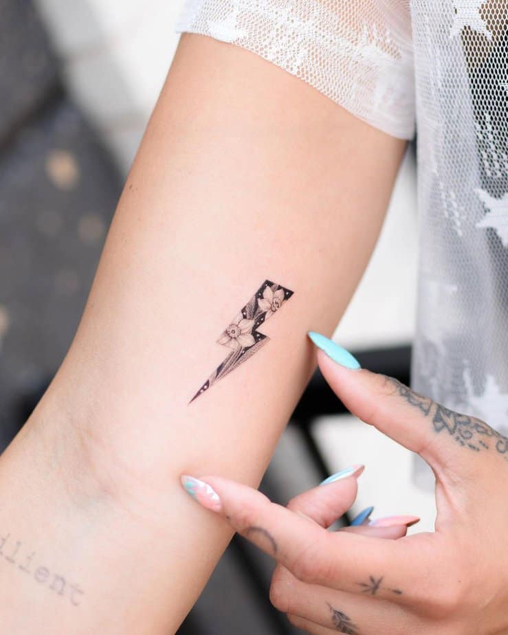 19 Beautiful Daffodil Tattoo Ideas That Will Make You Bloom