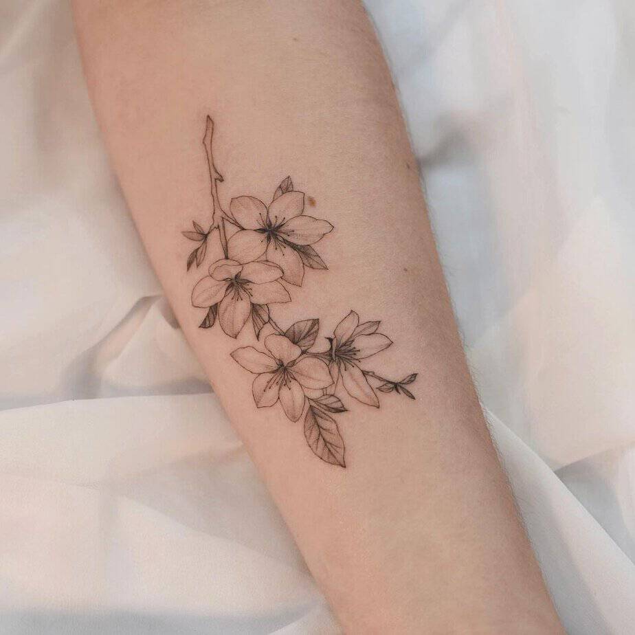 19 Unique Apple Blossom Tattoos For A Cute Appearance