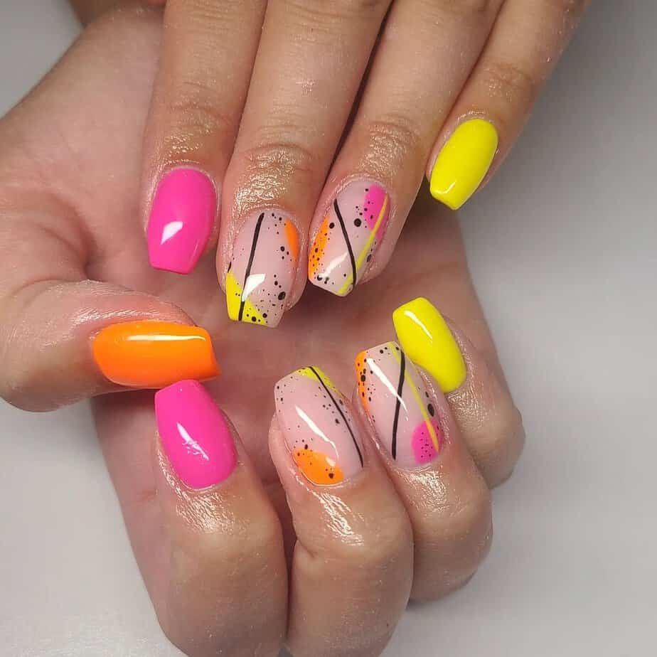 35 Amazing Color-Blocking Nails For A Fun Appearance