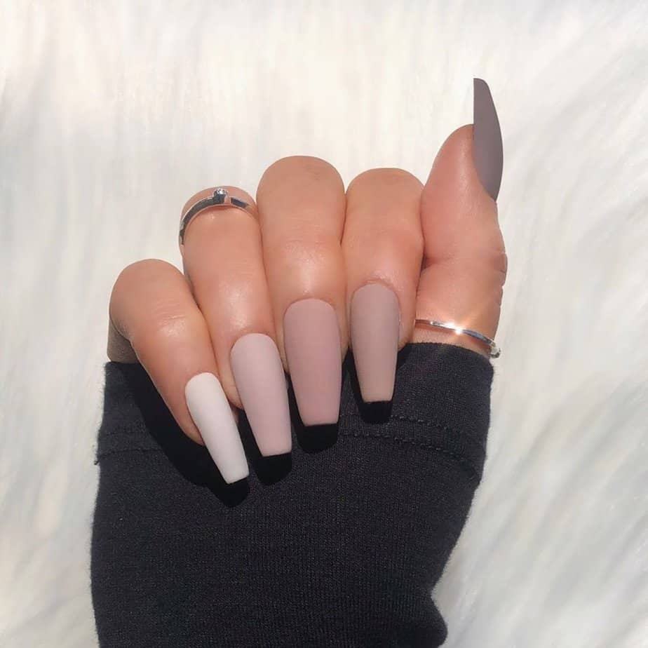 27 Graceful Taupe Nails To Flaunt Throughout the Year