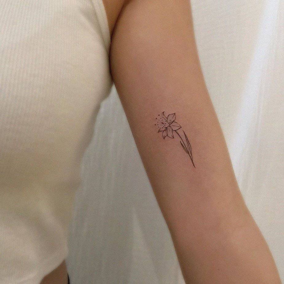 19 Beautiful Daffodil Tattoo Ideas That Will Make You Bloom