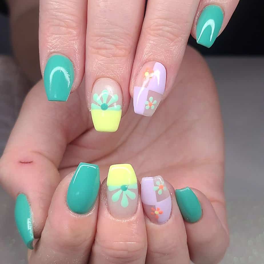 Pastel checkered nails