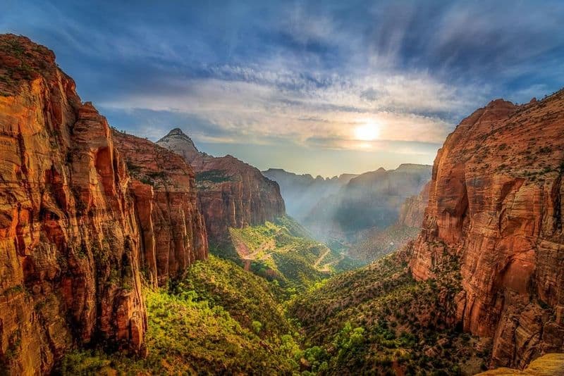 Zion National Park (Canyon Overlook Trail) – Utah