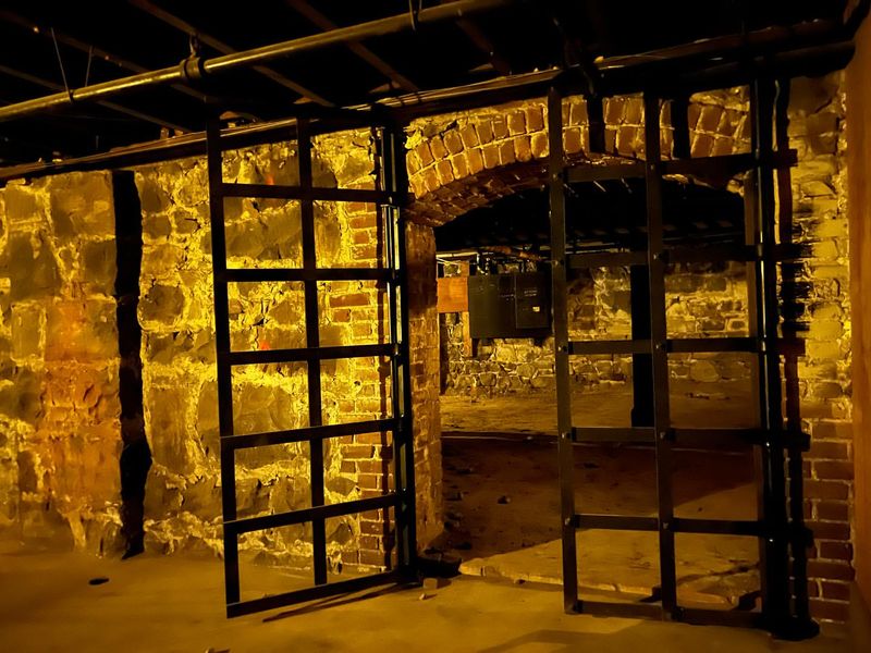 Walk Through the Shanghai Tunnels (Portland Underground)