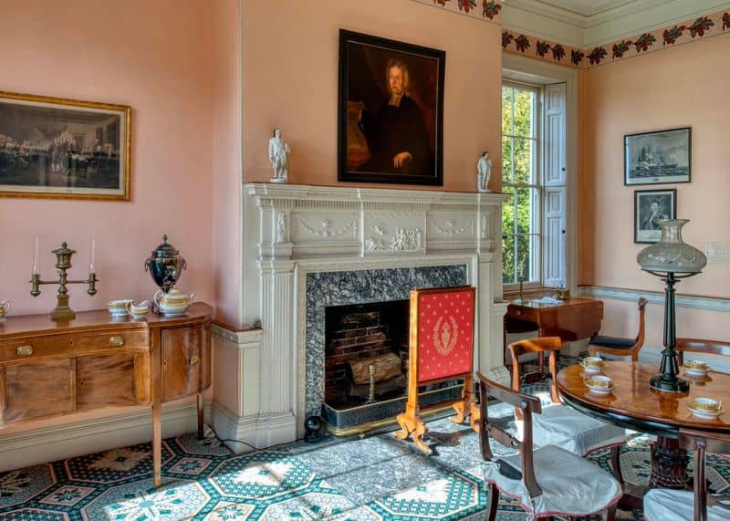 Explore the Read House and Gardens