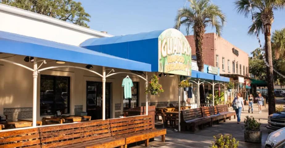 10 coastal georgia seafood restaurants that keep guests coming back