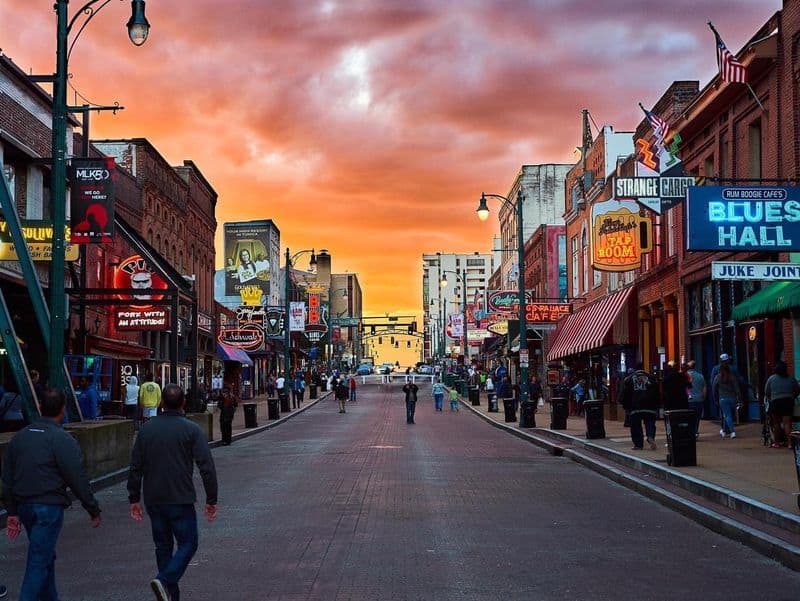 11 Epic Things to Do in Memphis If You've Only Got 48 Hours Explore Beale Street