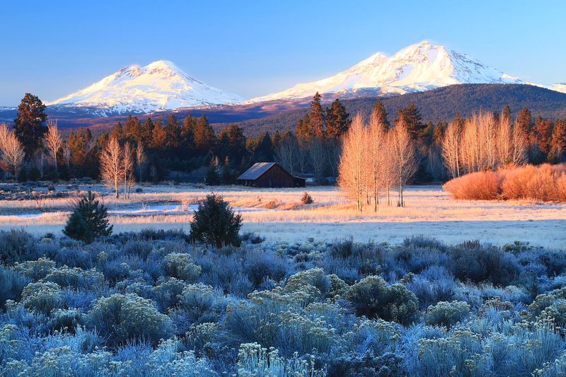 11 Magical Oregon Spots That Locals Love More Than Portland Sisters