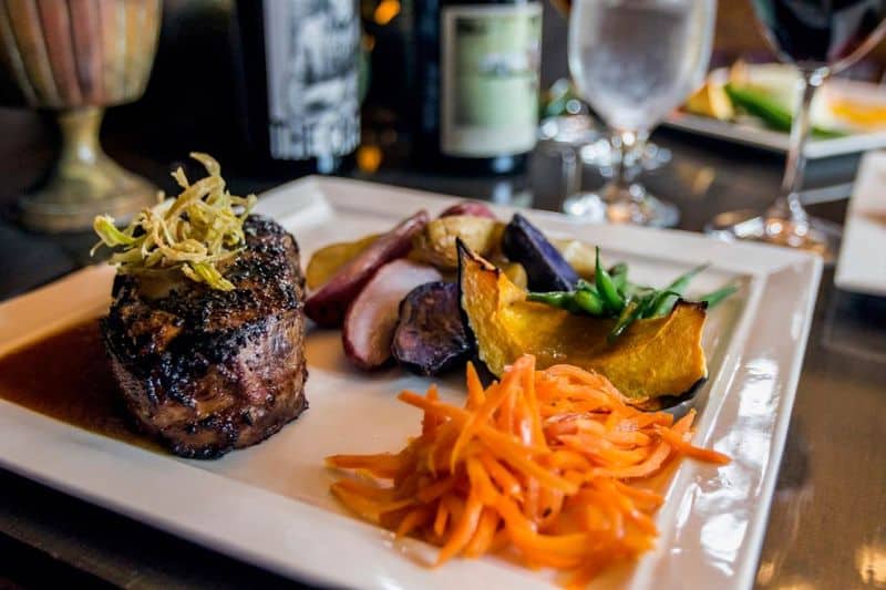 Raven's Den Steakhouse and Taproom, Manchester Center