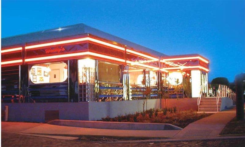 12 Cozy Connecticut Restaurants Perfect for Comfort Food Cravings Georgie's Diner