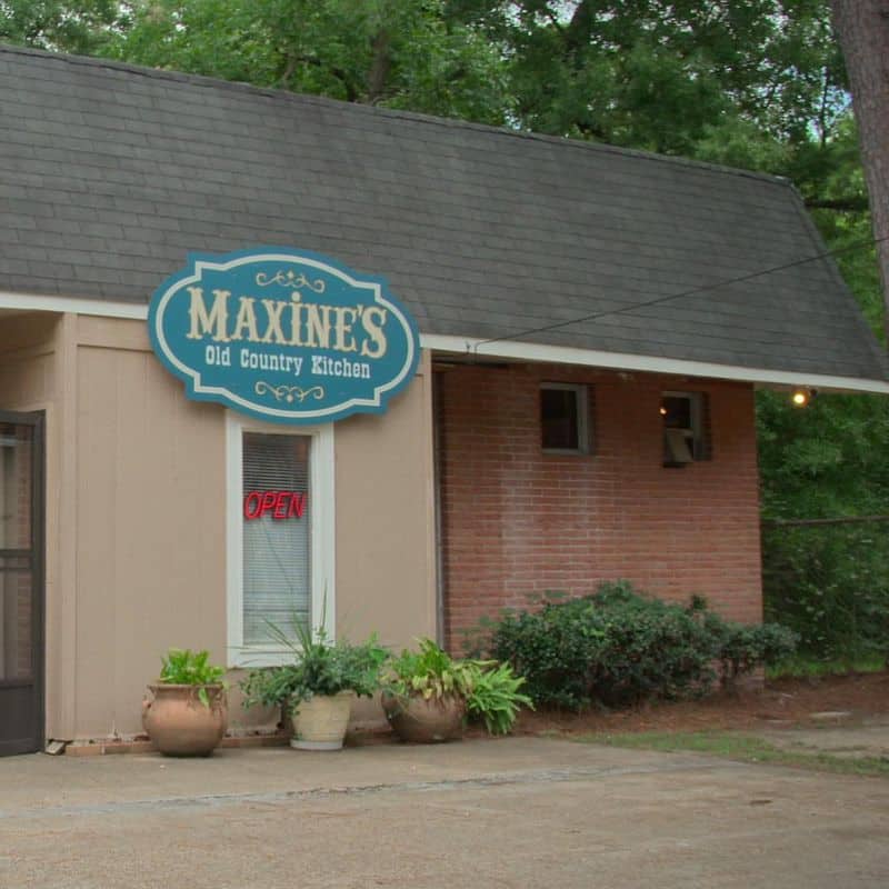 13 Mississippi Soul Food Spots That Just Might Beat Grandma's (Shhh!) Maxine's Old Country Kitchen
