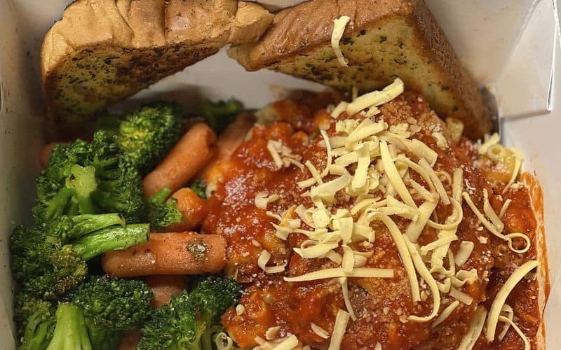 13 Mississippi Soul Food Spots That Just Might Beat Grandma's (Shhh!) Mama's Eats-N-Sweets