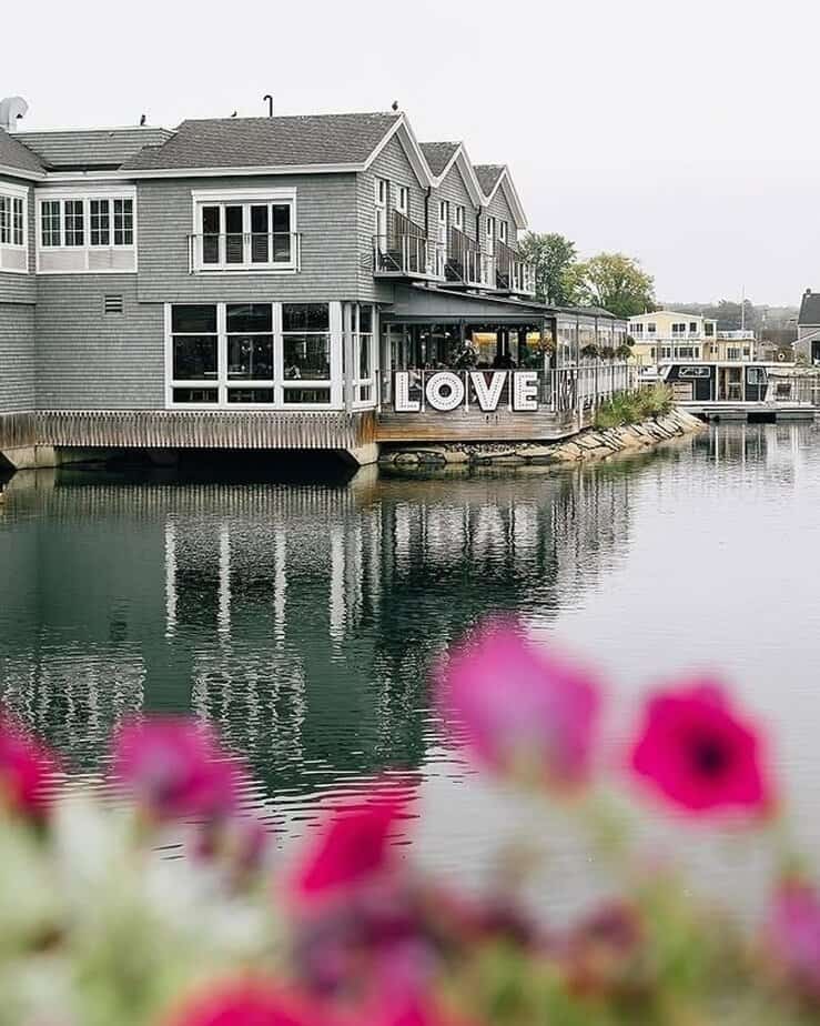 Stay at a Cozy Waterfront Inn