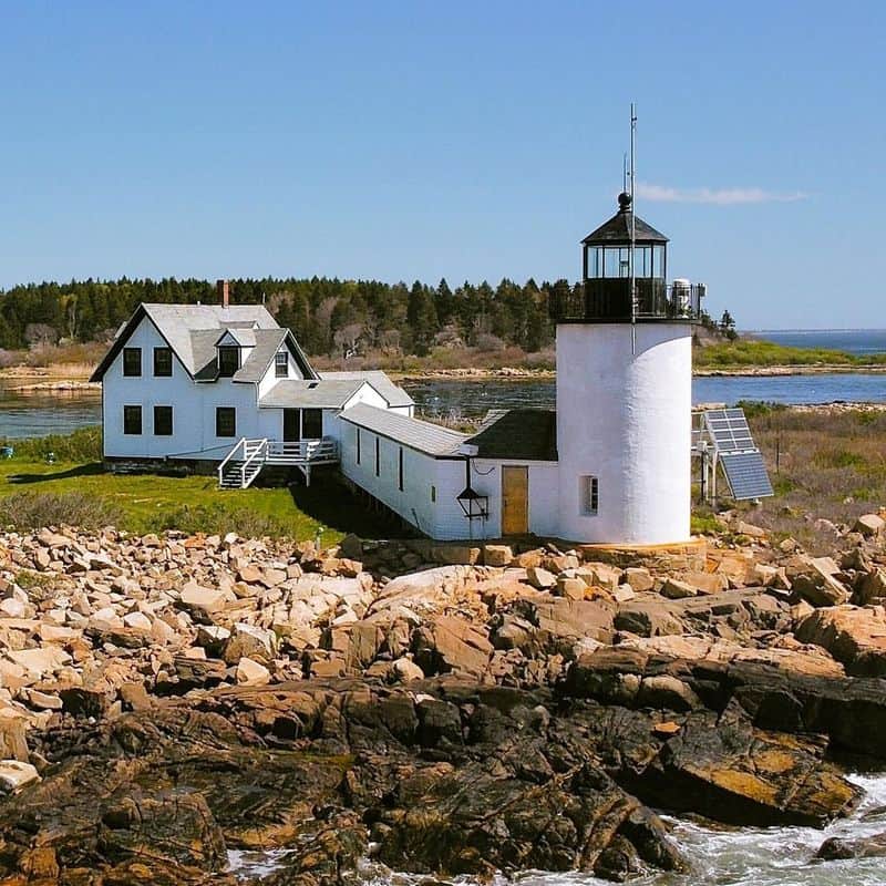 Visit the Goat Island Lighthouse