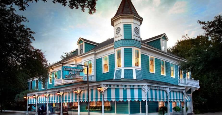 13 must try creole restaurants in new orleans that bring the flavor