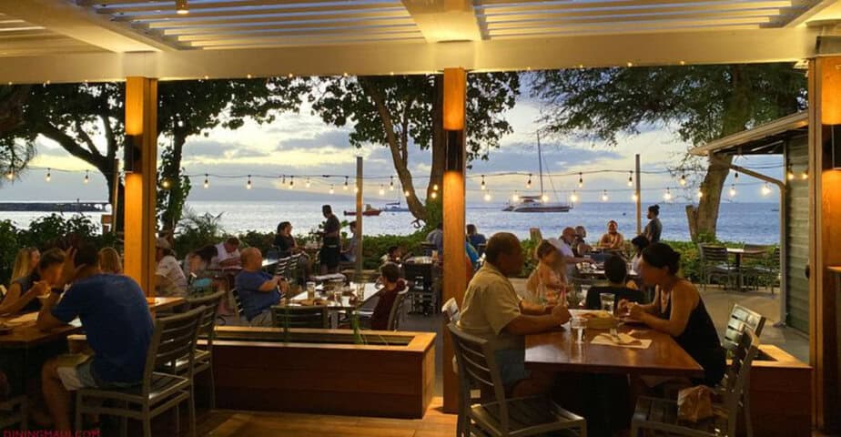 13 must try hawaiian restaurants that are pure island gold