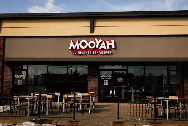 MOOYAH Burgers, Fries & Shakes