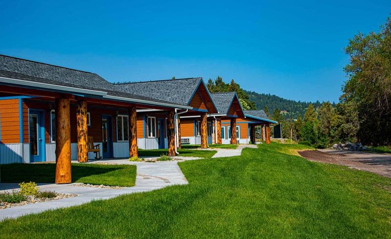 7 Jaw-Dropping Glamping Spots in Montana You Have to Experience Big Arm Resort – Flathead Lake