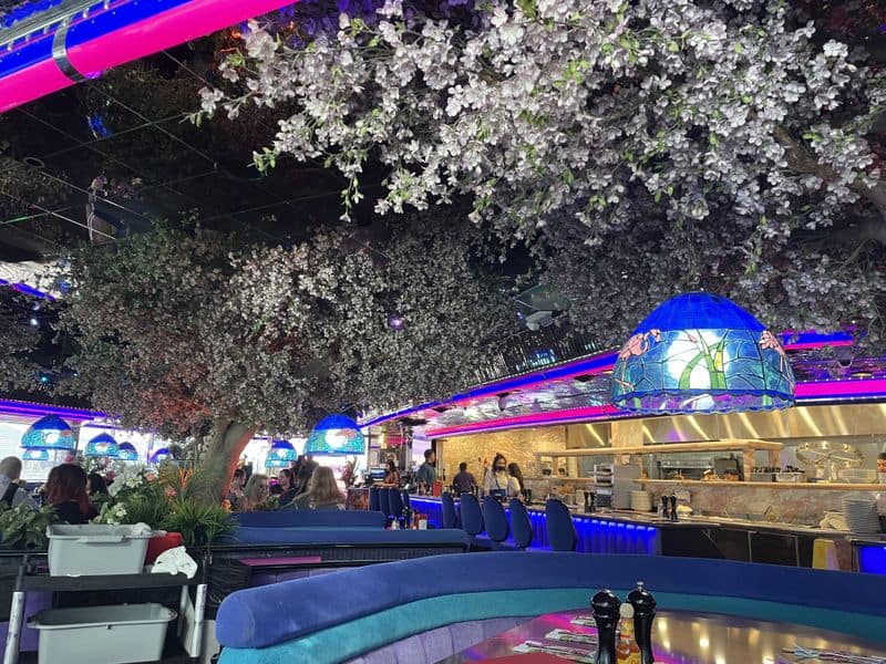 Peppermill Restaurant & Fireside Lounge