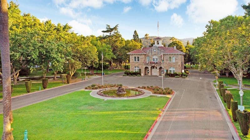 8 Can't-Miss Sonoma Valley Adventures (Yes, There's More Than Wine) Stroll the Sonoma Plaza