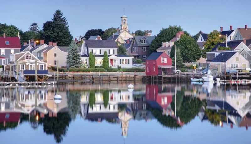 8 New Hampshire Small Towns That Burst With Life Every Summer New London