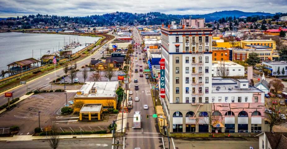 8 peaceful oregon towns where life moves at the perfect pace