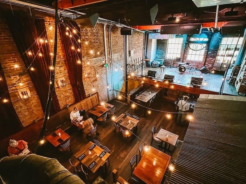 Planning a Trip to Franklin, TN? Don't Miss These 9 Charming Experiences Taste Local Flavor at Gray's on Main