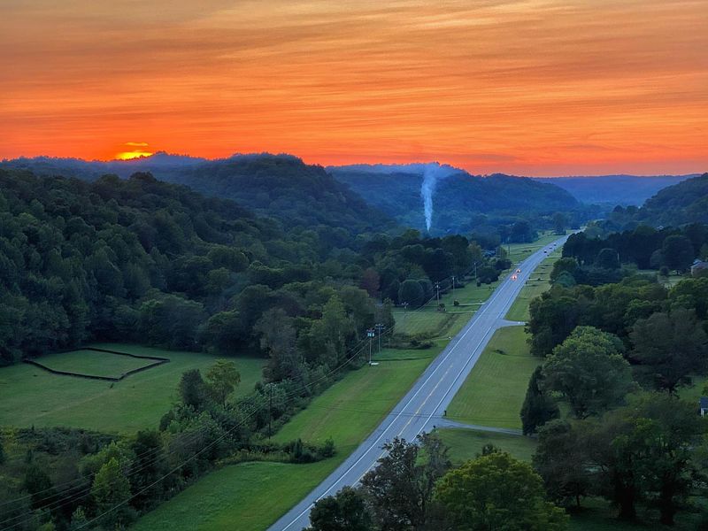 Planning a Trip to Franklin, TN? Don't Miss These 9 Charming Experiences Take a Scenic Drive Through Natchez Trace Parkway