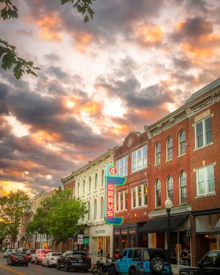 Planning a Trip to Franklin, TN? Don't Miss These 9 Charming Experiences Stroll Along Main Street