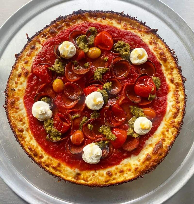 10 Chicago Pizza Restaurants That Truly Deliver Milly's Pizza In The Pan