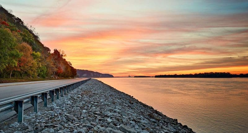 10 Stunning Illinois Drives That’ll Take Your Breath Away Great River Road