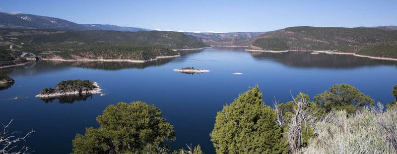 10 Stunning Lakes in Wyoming That Will Leave You Speechless Flaming Gorge Reservoir, Sweetwater County