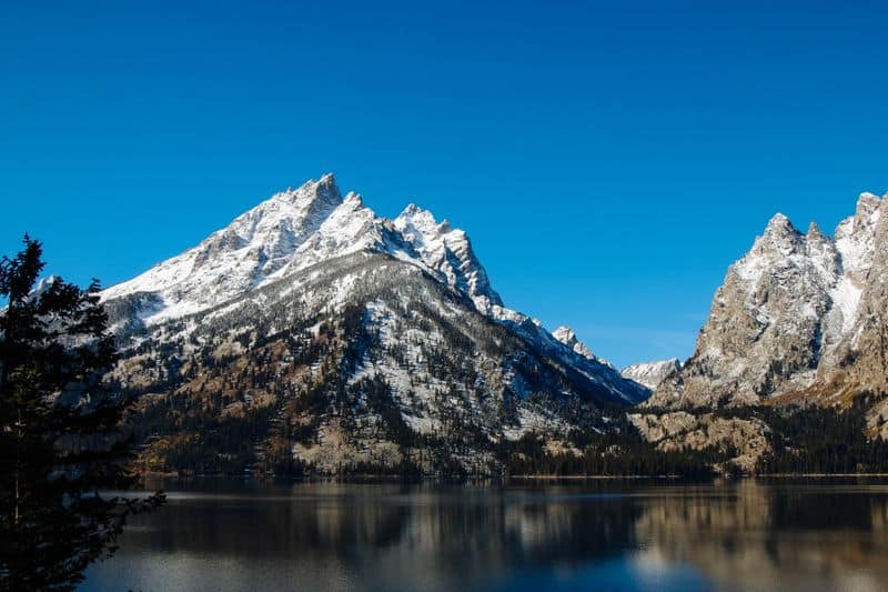 10 Stunning Lakes in Wyoming That Will Leave You Speechless Jenny Lake, Teton County