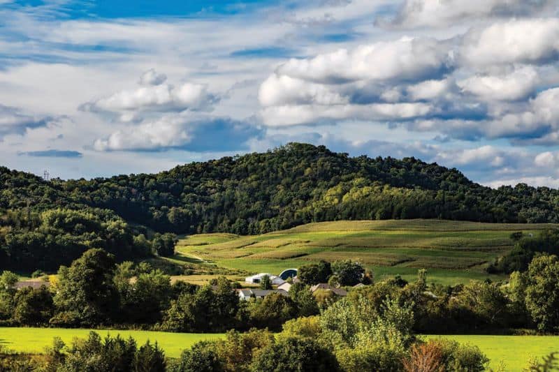 10 Stunning Wisconsin Drives That Show Off the State's Beauty Driftless Area Scenic Drive
