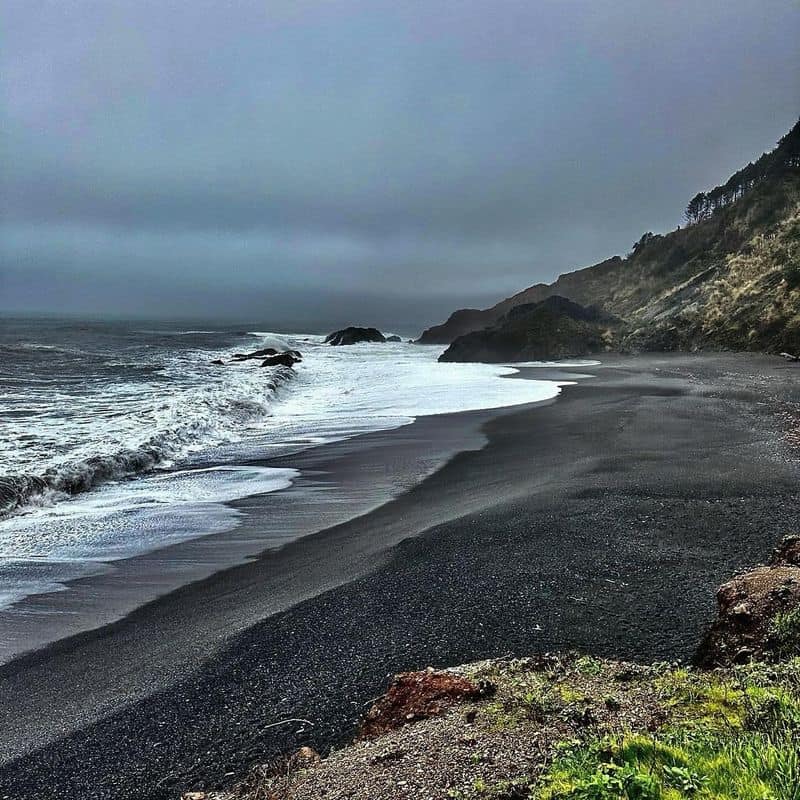 Black Sands Beach – Shelter Cove